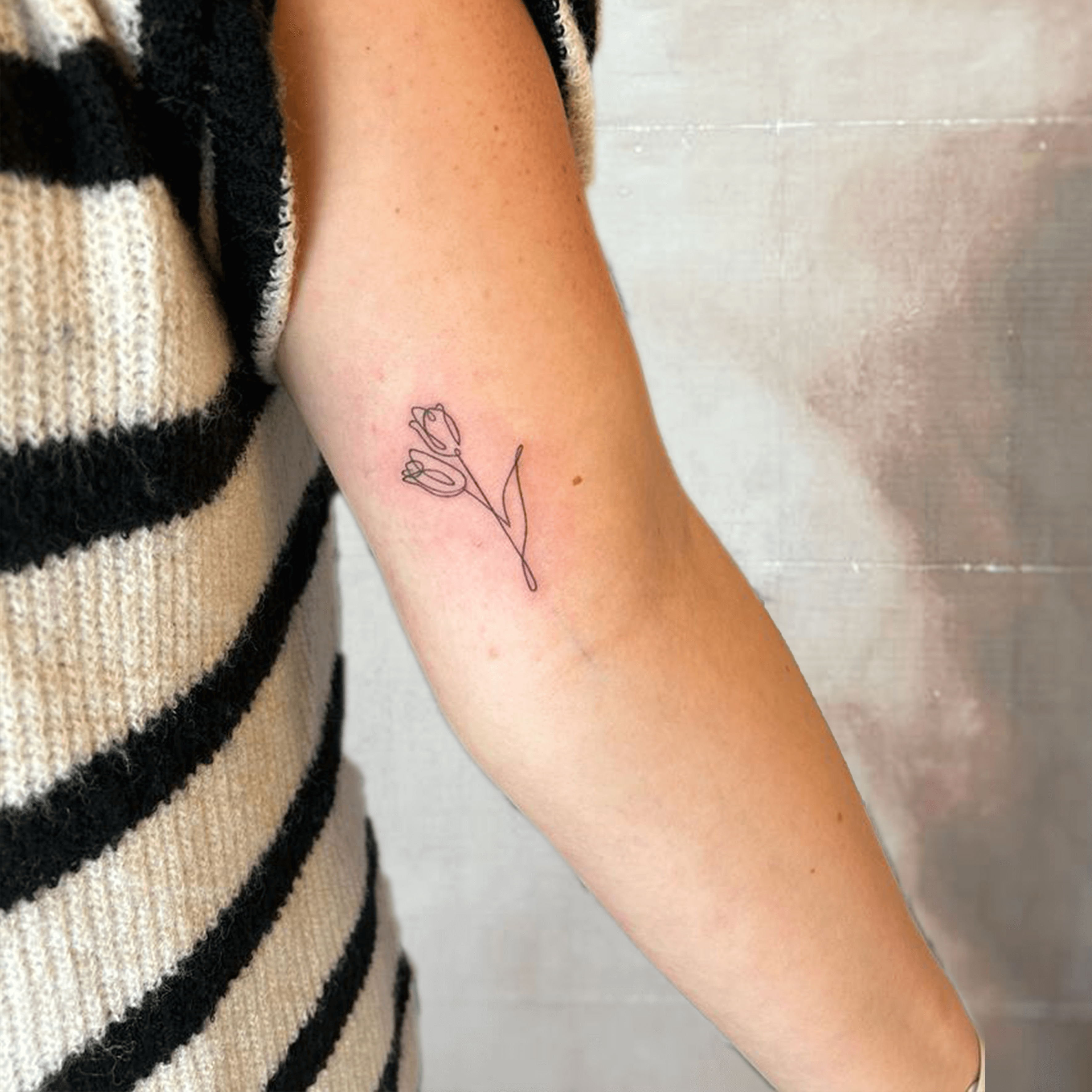 tulpe fineline blume tattoo